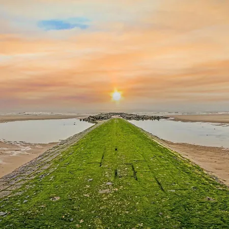 On The 3rd Floor With Phenomenal Sea View