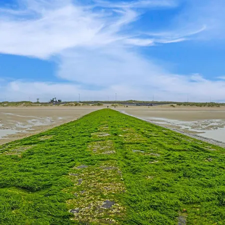 On The 3rd Floor With Phenomenal Sea View