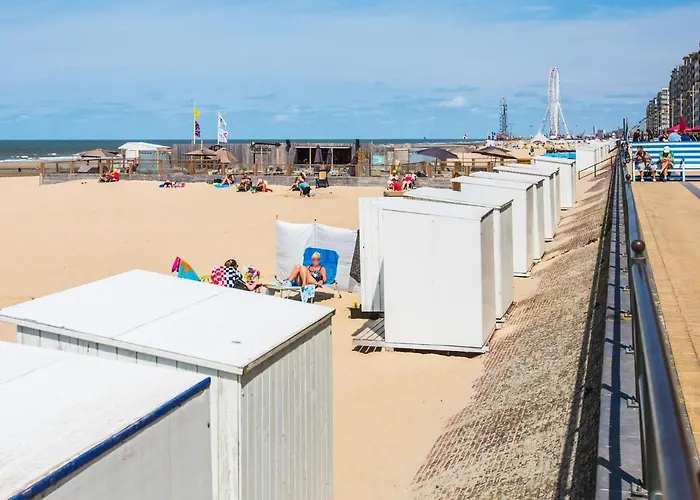 On The 3rd Floor With Phenomenal Sea View شقة *